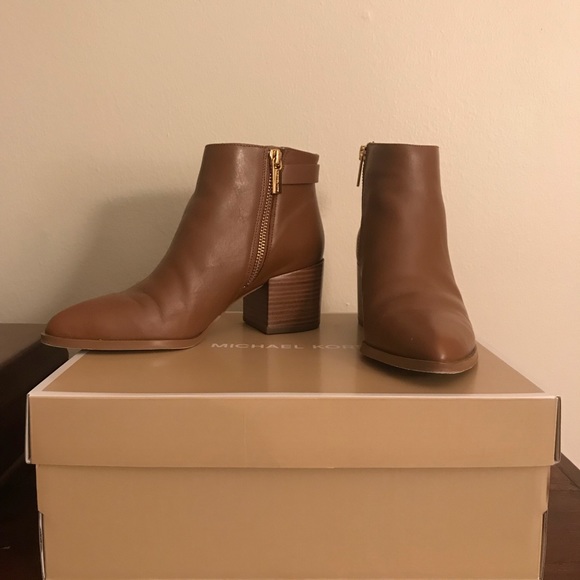 SOLD Michael Kors Saylor Leather Ankle Boots - Picture 2 of 8